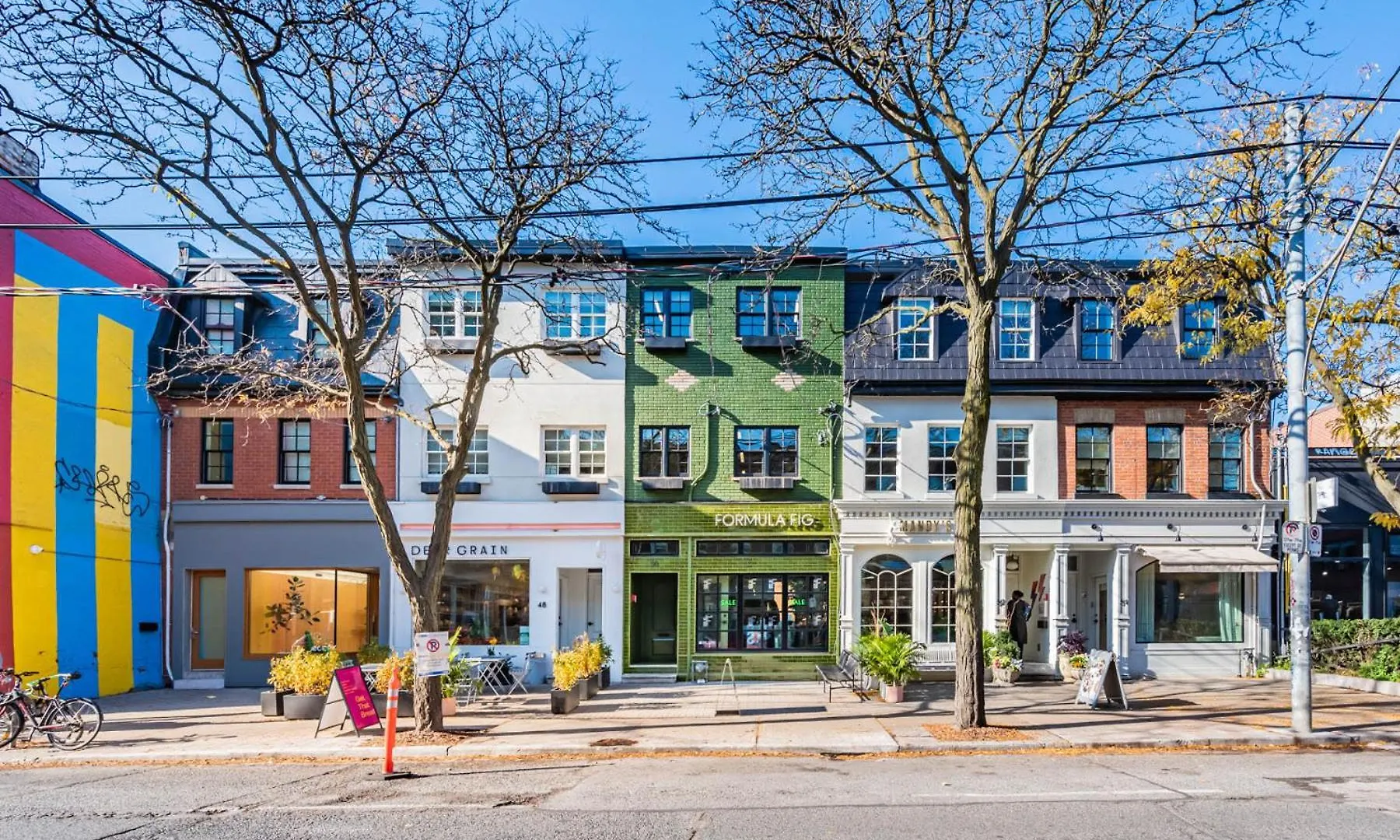 Pet-Friendly Apartment On Ossington Ave